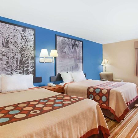 Super 8 By Wyndham Defiance Hotel Bagian luar foto