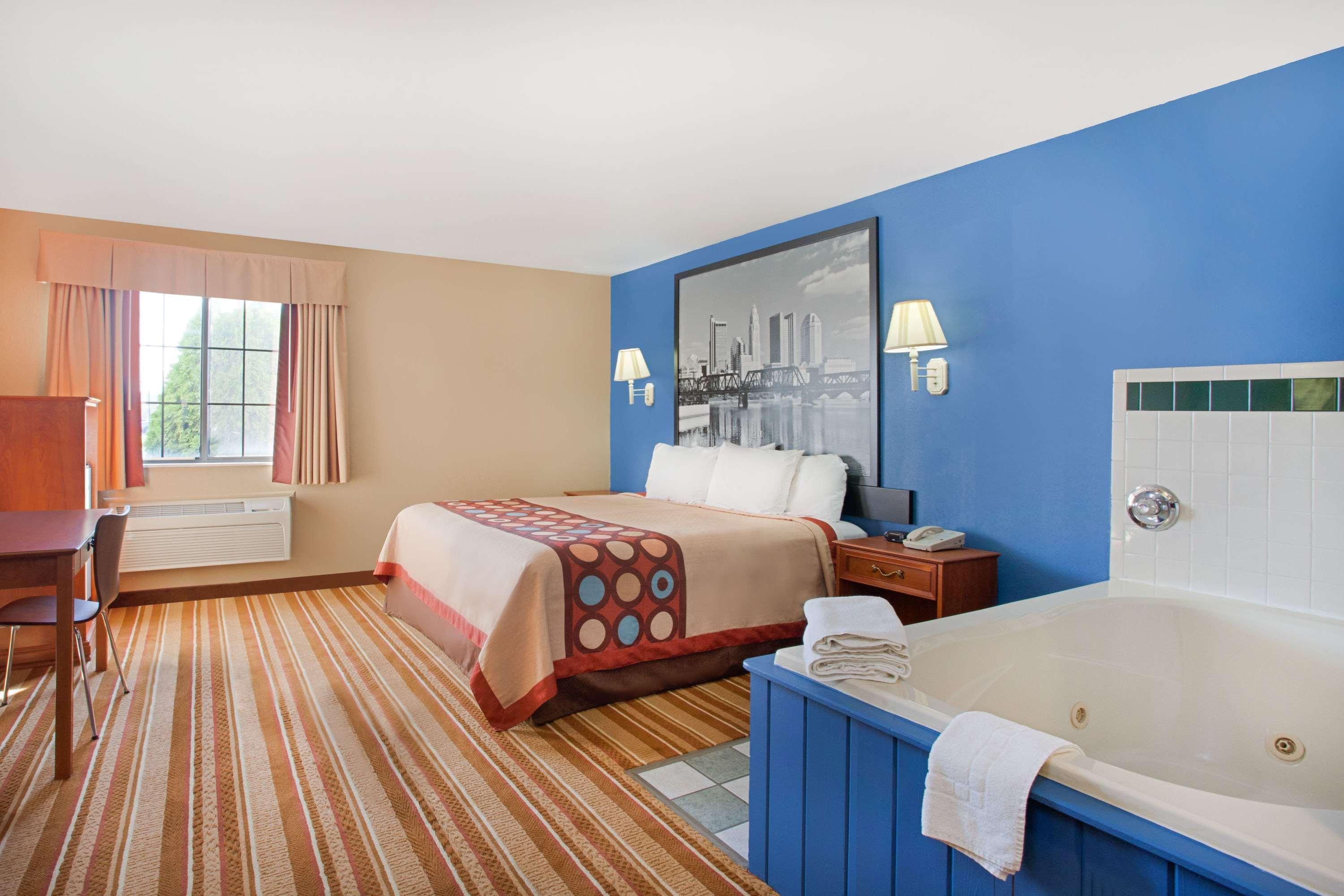 Super 8 By Wyndham Defiance Hotel Bagian luar foto