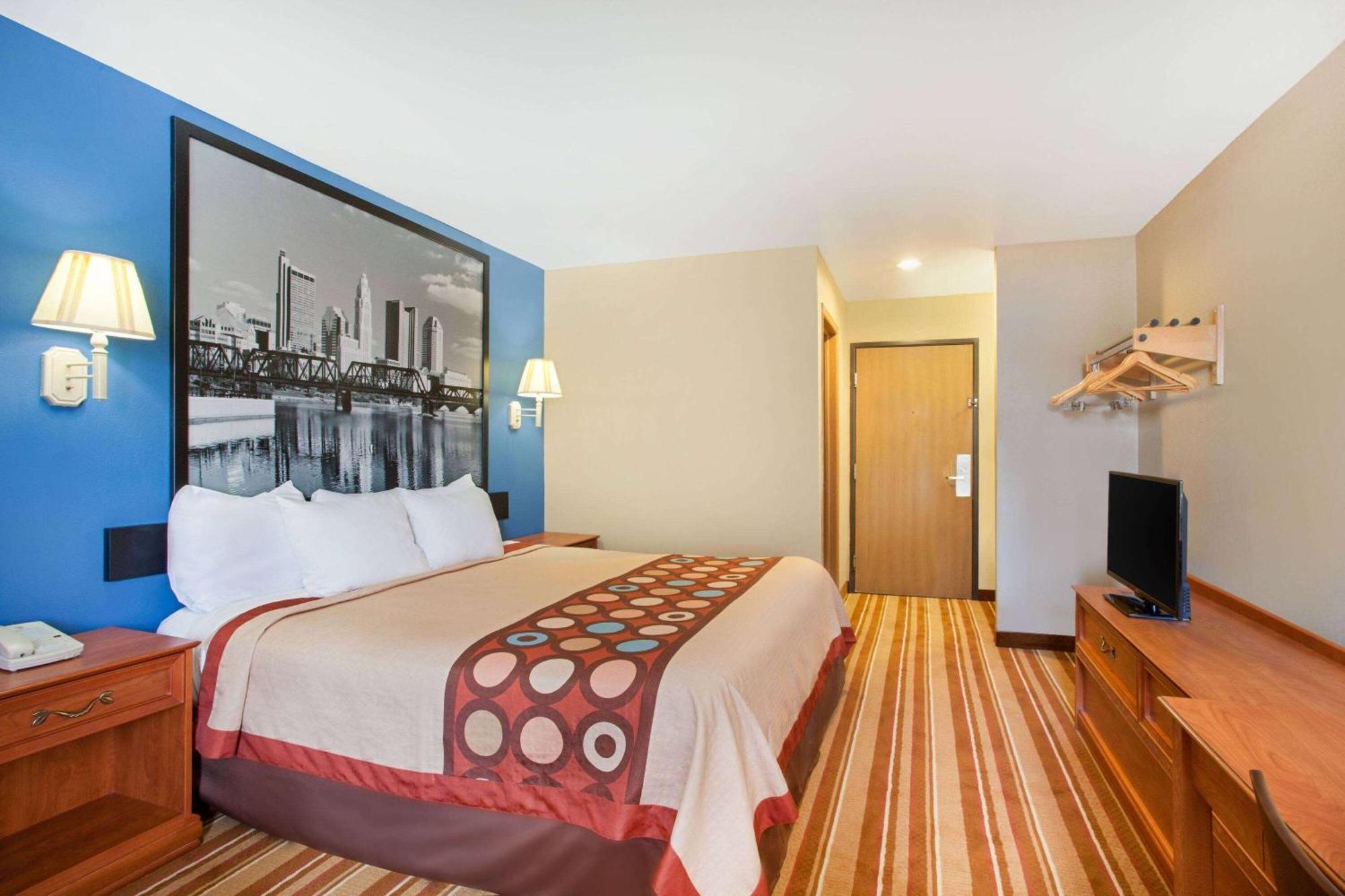 Super 8 By Wyndham Defiance Hotel Bagian luar foto